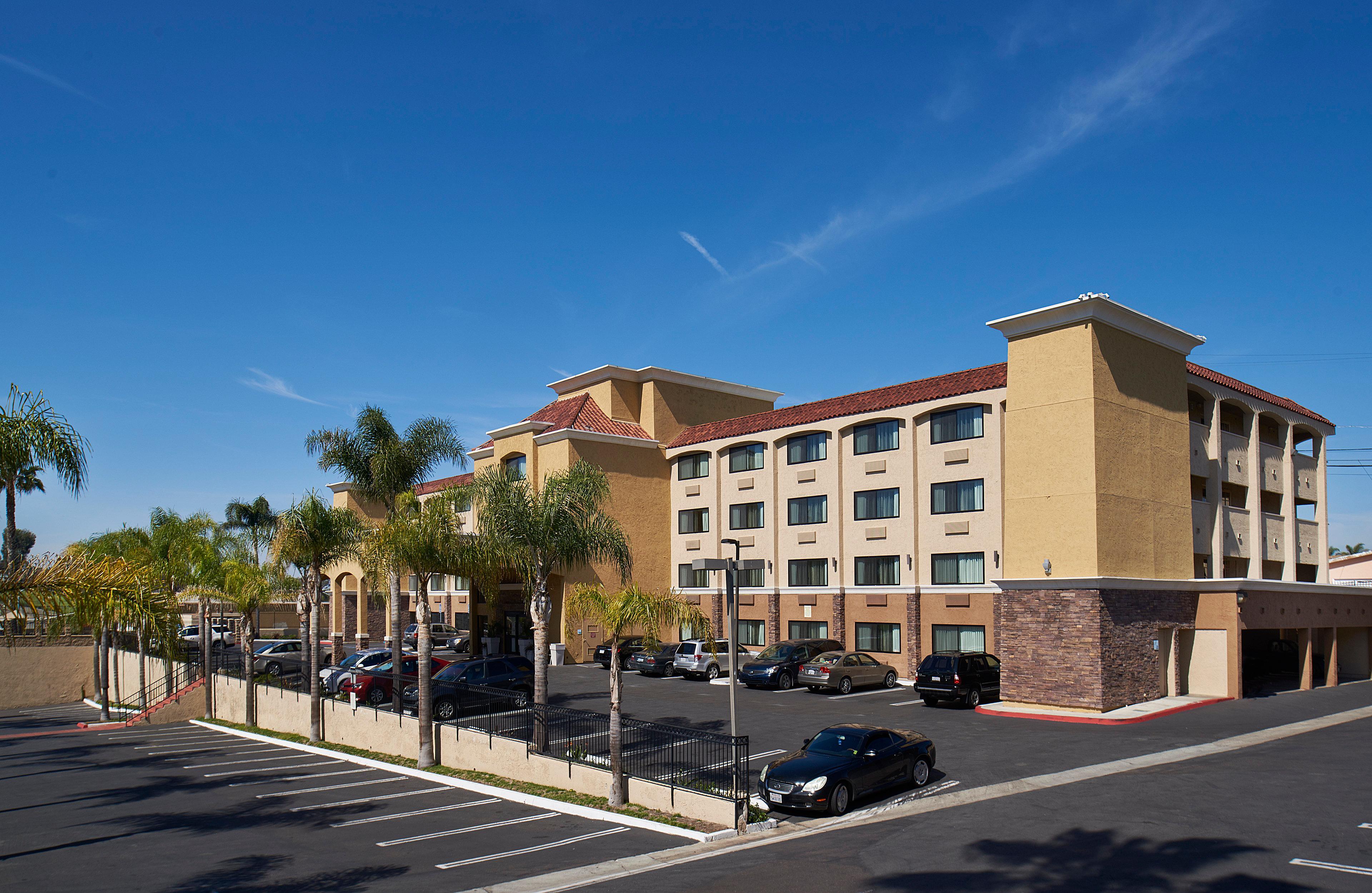 Holiday Inn Express San Diego South - National City By Ihg Exterior foto